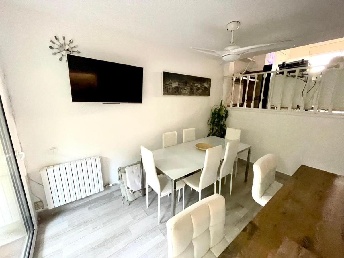 Vila Casa En Masnou Junto A Playa Y Tren Exteriér fotografie